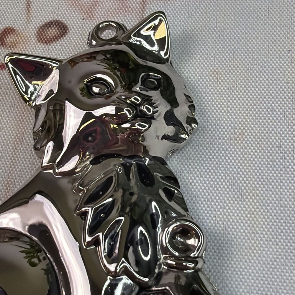 Gorham Silverplate Cat Ornaments, Set of 3, Yarn Fish Wreath Christmas Decor - Picture 15 of 16